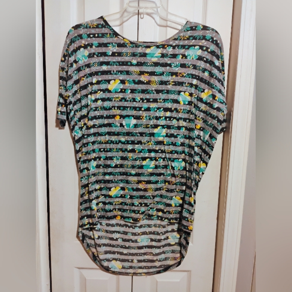 LuLaRoe Black and White Boxy Blouse